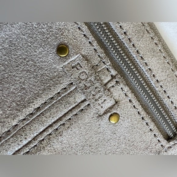 Fossil Genuine Leather Shiny Beige zip up card holder wallet - Picture 8 of 10